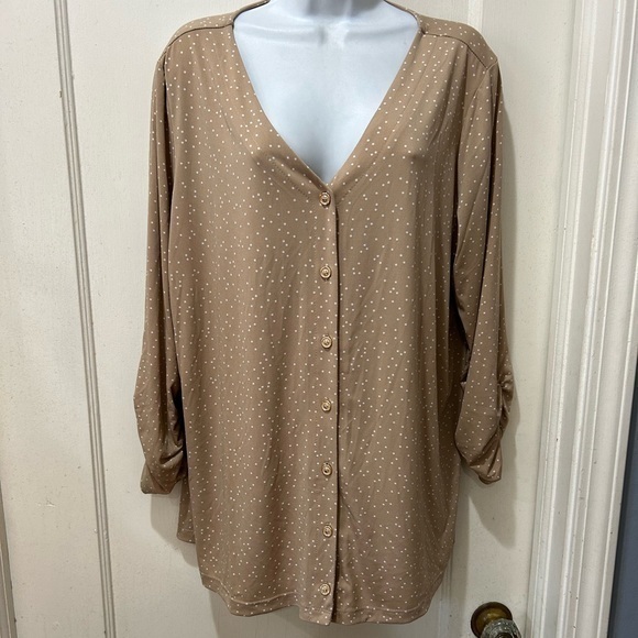 Susan graver 1X tan white polka dot polyester blouse - Picture 1 of 4